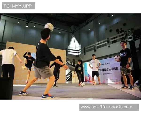 天下足球贝影上聚焦全球足球盛事展现精彩瞬间与球迷热情 天下足球贝影上聚焦全球足球盛事展现精彩瞬间与球迷热情