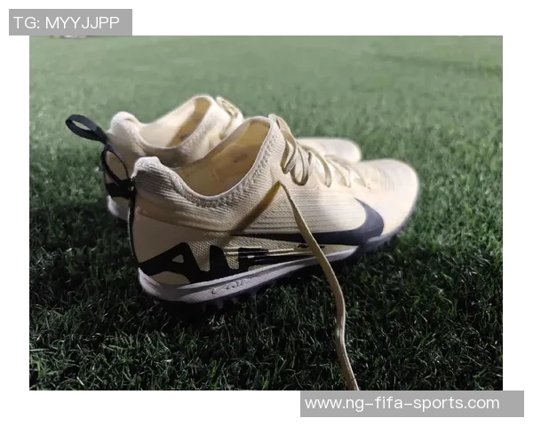 提升球技的秘密武器选择适合你的丝袜足球鞋助你在赛场上大放异彩